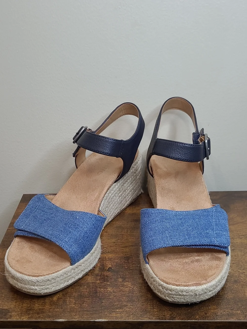 Vionic SABLE Blue Denim & Navy Blue Wedge Espadrille Sandals size 9